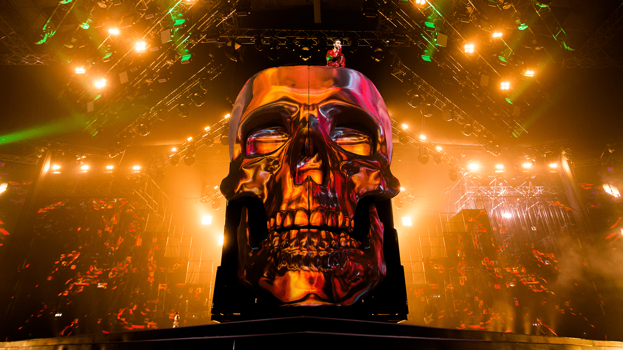 Screenberry-powered 3D mapping on a skull-shaped stage prop during a Max Barskih concert