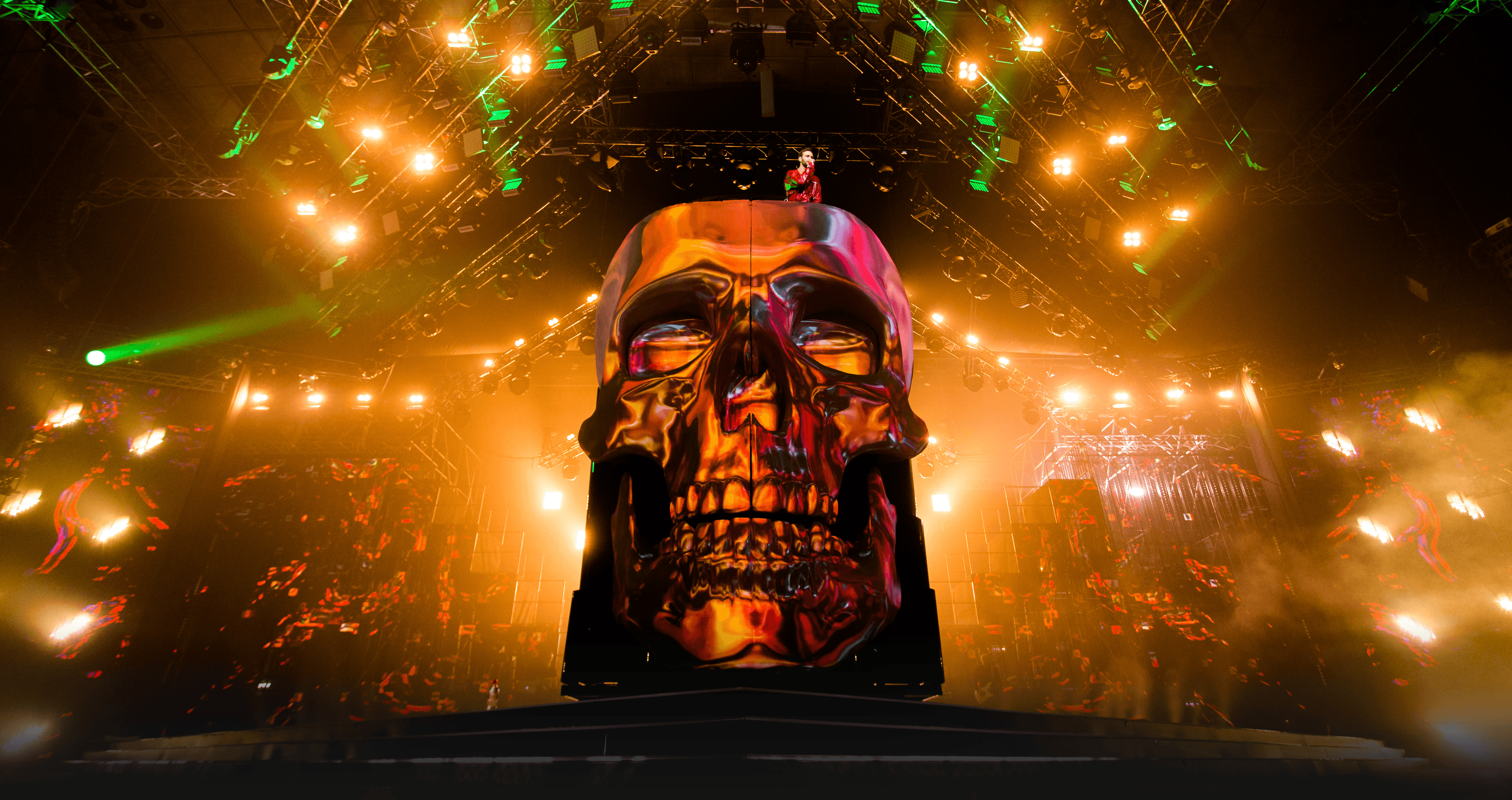 Screenberry-powered 3D mapping on a skull-shaped stage prop during a Max Barskih concert