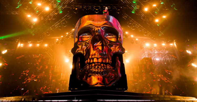 Screenberry-powered 3D mapping on a skull-shaped stage prop during a Max Barskih concert