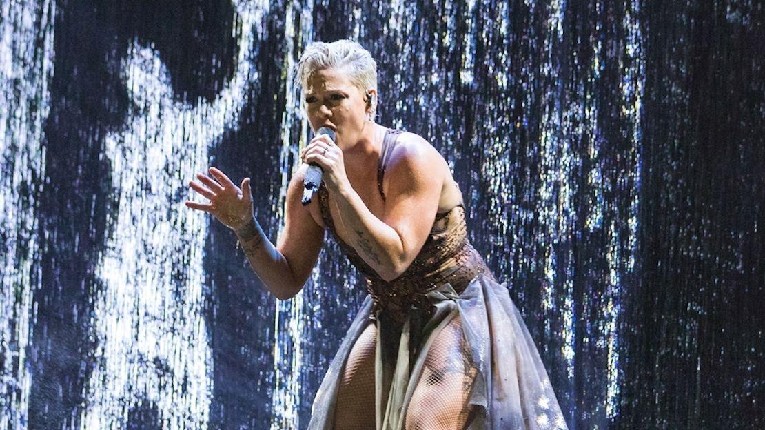 Pink performing live at the BRIT Awards 2019 with a Screenberry-powered water screen projection on the background