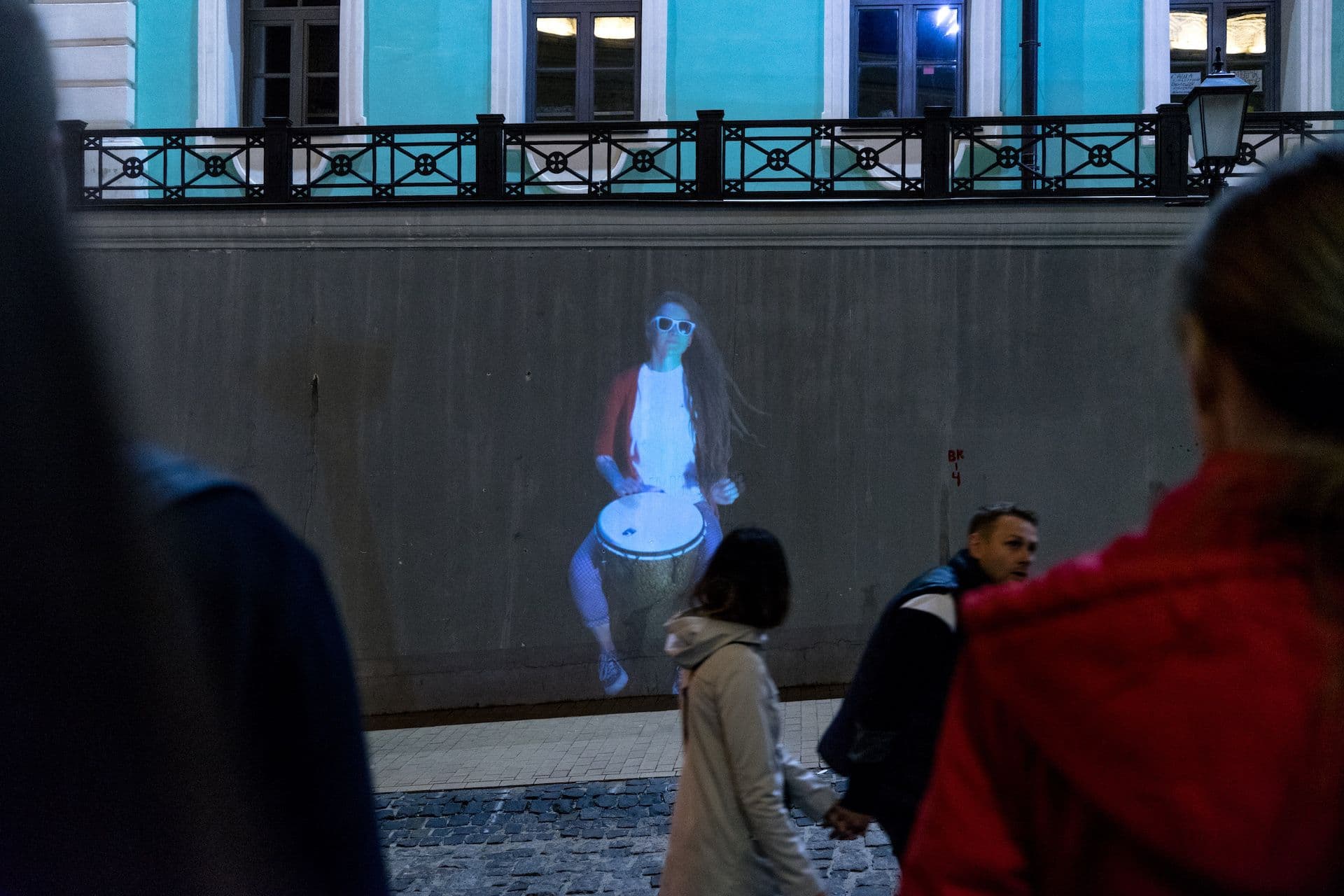 Virtual Busker media installation